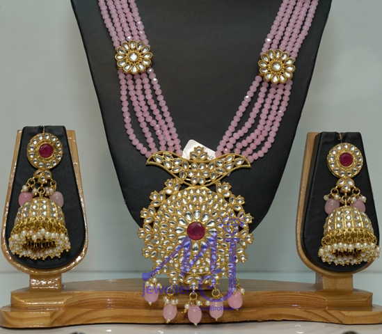 Fine pearls victorian set